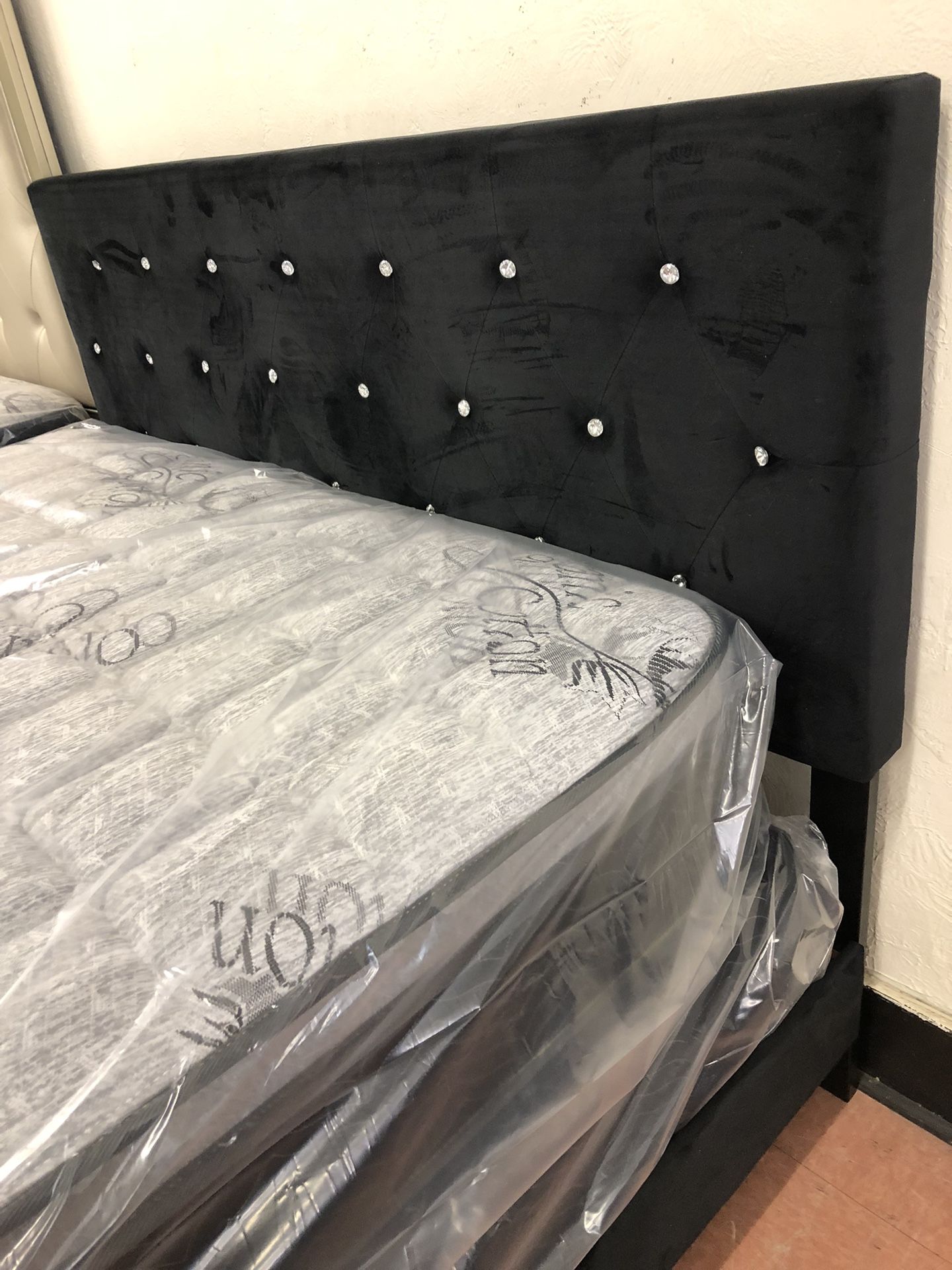NEW Queen Size Bed With New Pilow Top Mattress And Boxspring