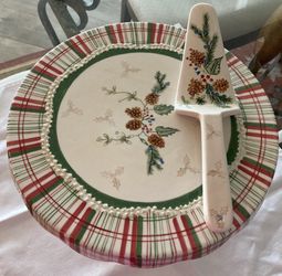 Pedestal Cake Dish with Server 