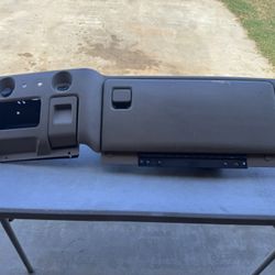 03-06 Silverado Under Dash With Glove Department 