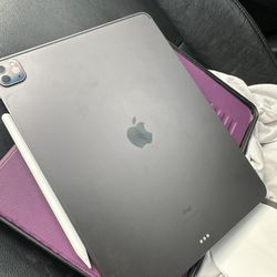 iPad Pro 12.9 256 Gb 5th Gen With Apple Pencil 