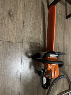 Se vende motosierra stihl