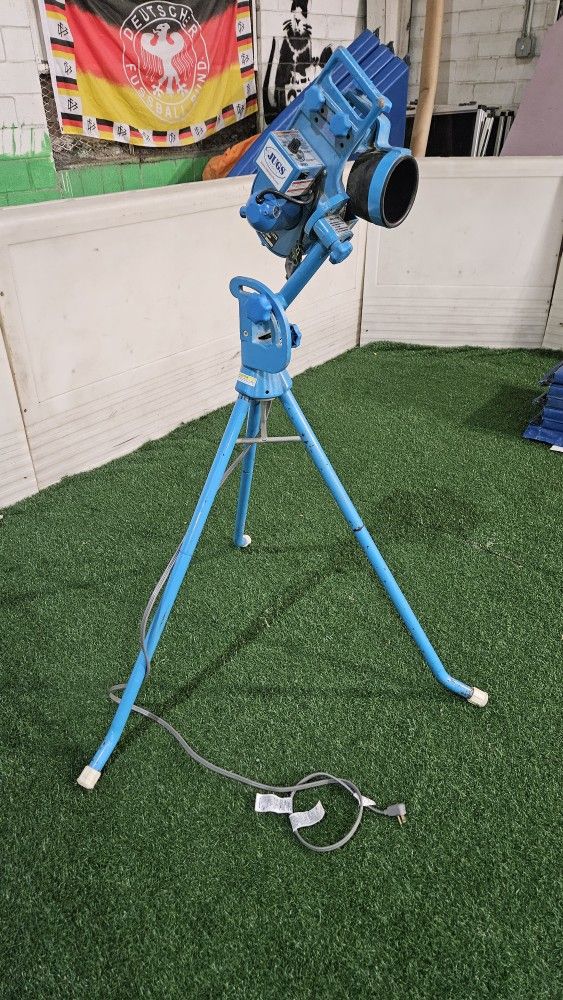 Juggs Baseball Pitching Machine