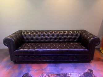 IMMACULATE LEATHER SOFA
