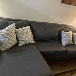 Sectional With chaise (Grey) With Pillows 