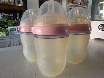 4 comotomo baby bottles