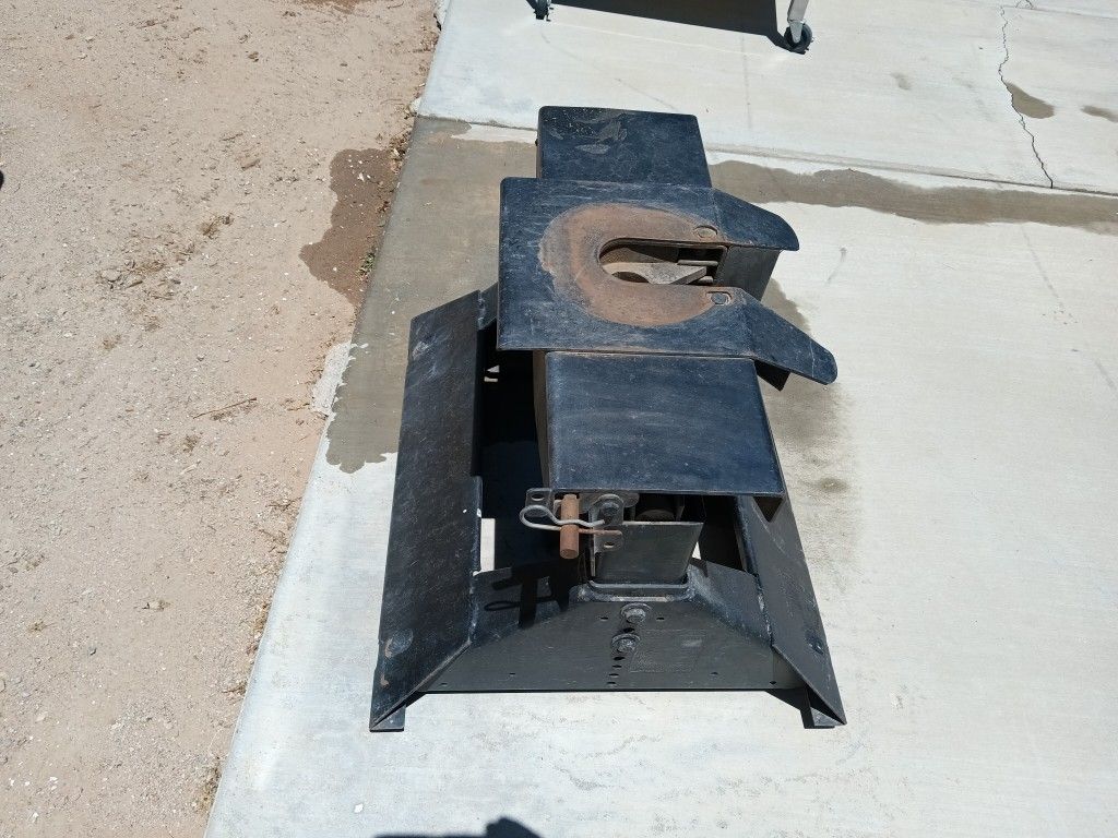 Reese 5th Wheel Hitch