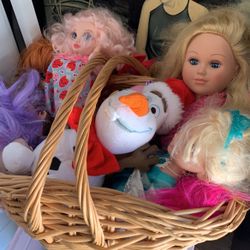 Dolls 