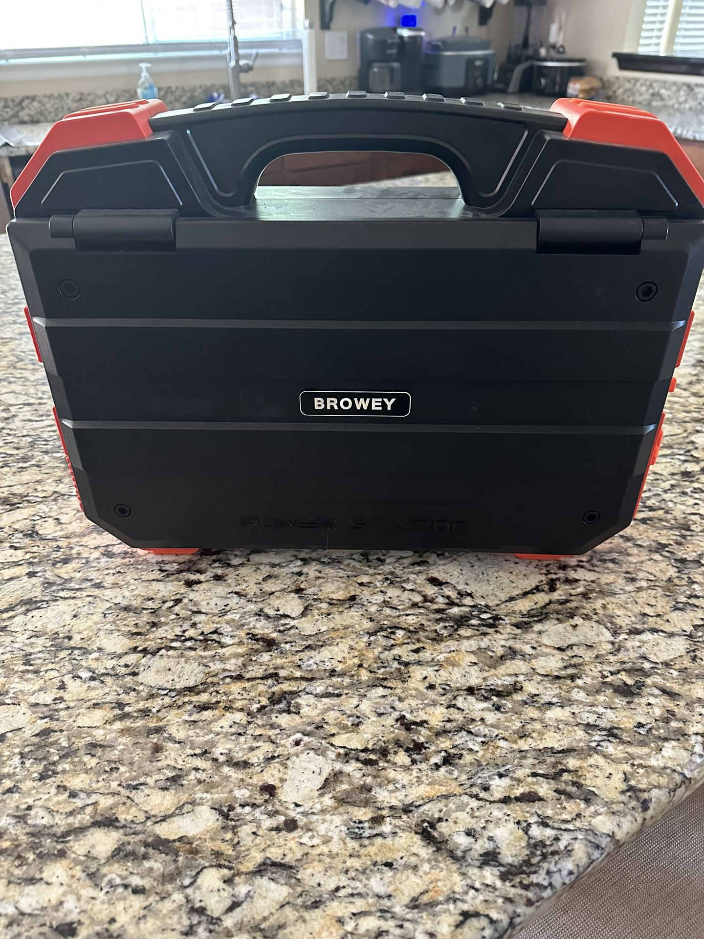 BROWEY C600  Portable Power Station with Solar Panel for Sale in Parker,  CO - OfferUp