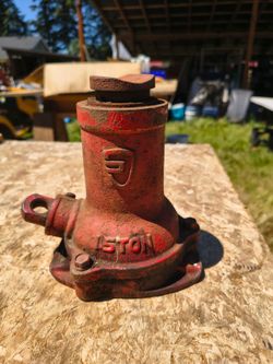 Nissan car jack, VINTAGE