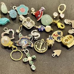 Vintage Pendants And Trinkets 