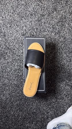 Qupid Black Slide Sandals