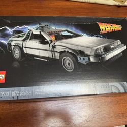 LEGO 10300 Creator Expert Back to the Future Time Machine
