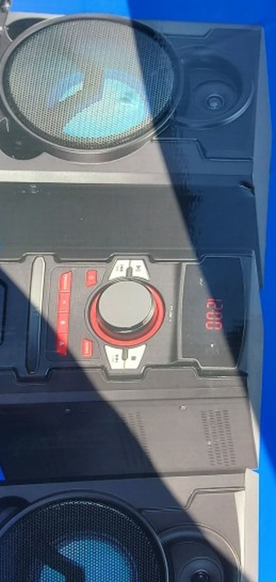 Onn LED CD Stereo 200w With Control