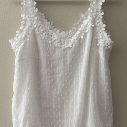  White Tank with flower embedded V neck line. Size XL NWOT