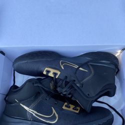 Kyrie Flytrap IV Nike basketball shoes