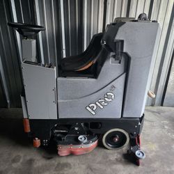 Tomcat Pro Floor Scrubber