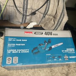 Makita Chainsaw 