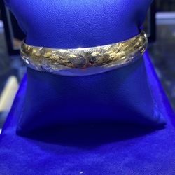 14KT Gold Bangle Bracelet 