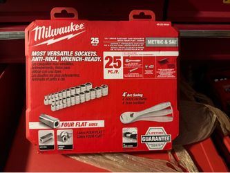 Milwaukee tools box