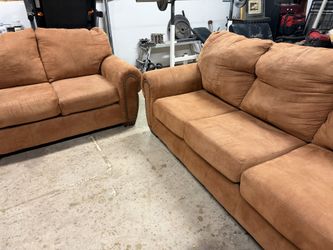 Matching sofa + loveseat