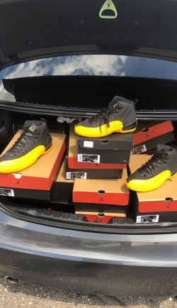 Jordan 12 university gold