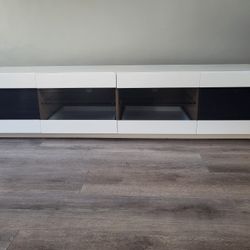 Shelf. Wood. Heavy . Good Conditon 