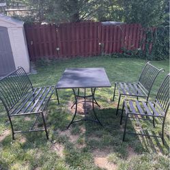 Outdoor Table & Chairs/bench