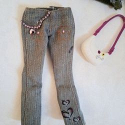 2005 Barbie The Barbie Diaries Courtney Clothes