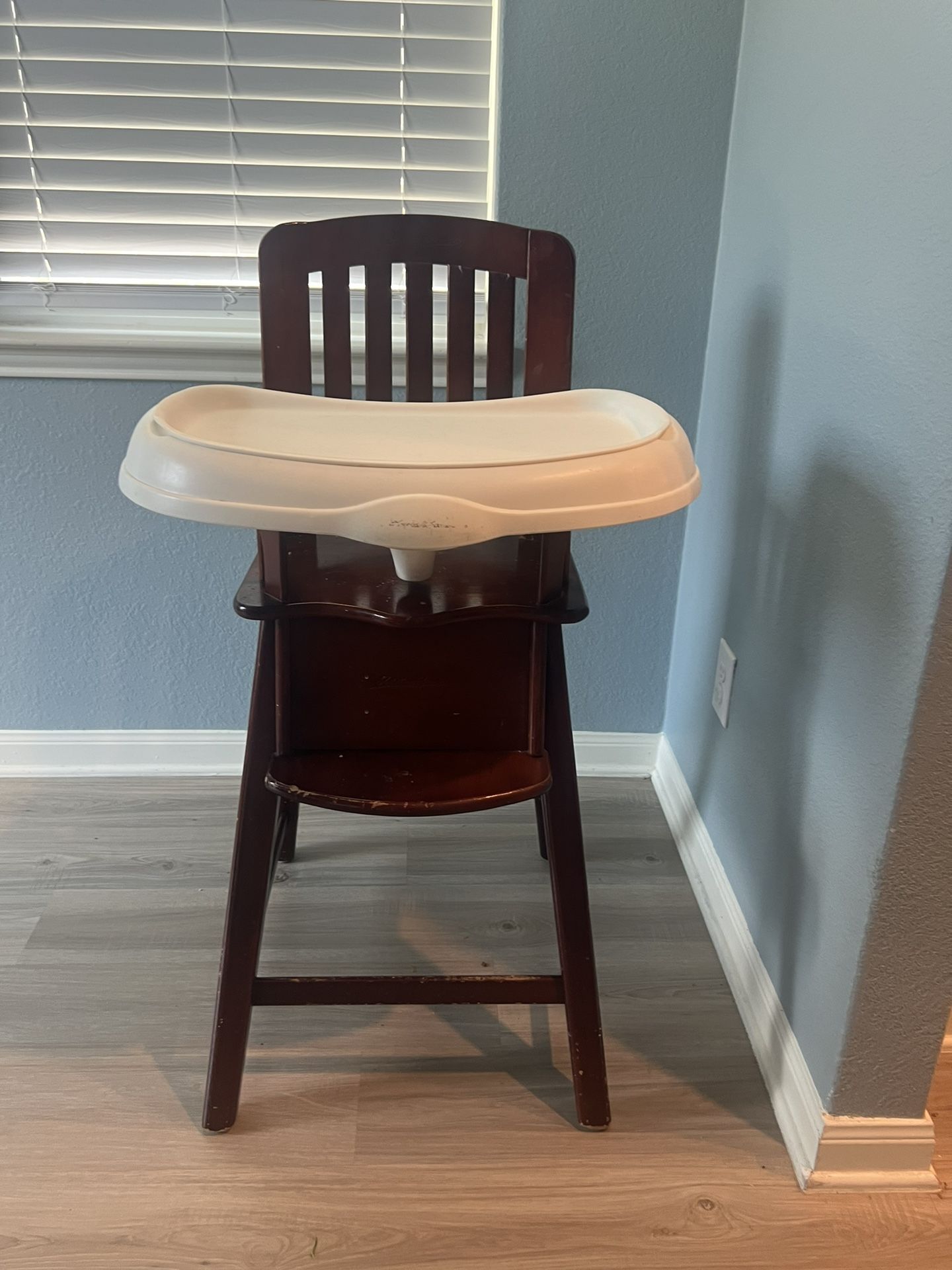 High chair 