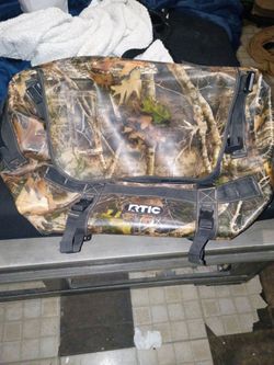 RTIC Soft Cooler Bag Camo