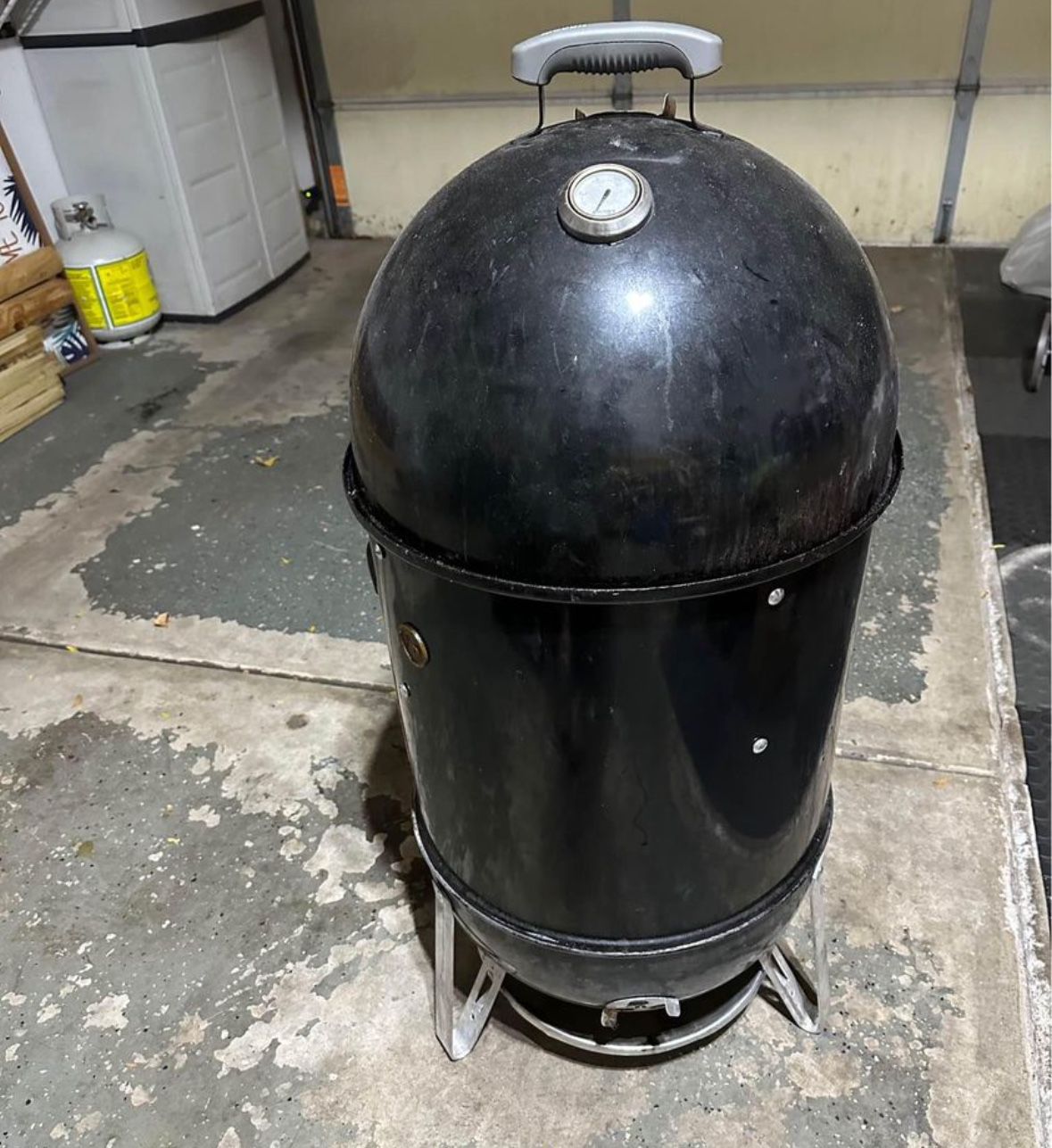 Weber Smokey Mountain 18” BBQ Smoker with Fire Dial and Rib Hanger
