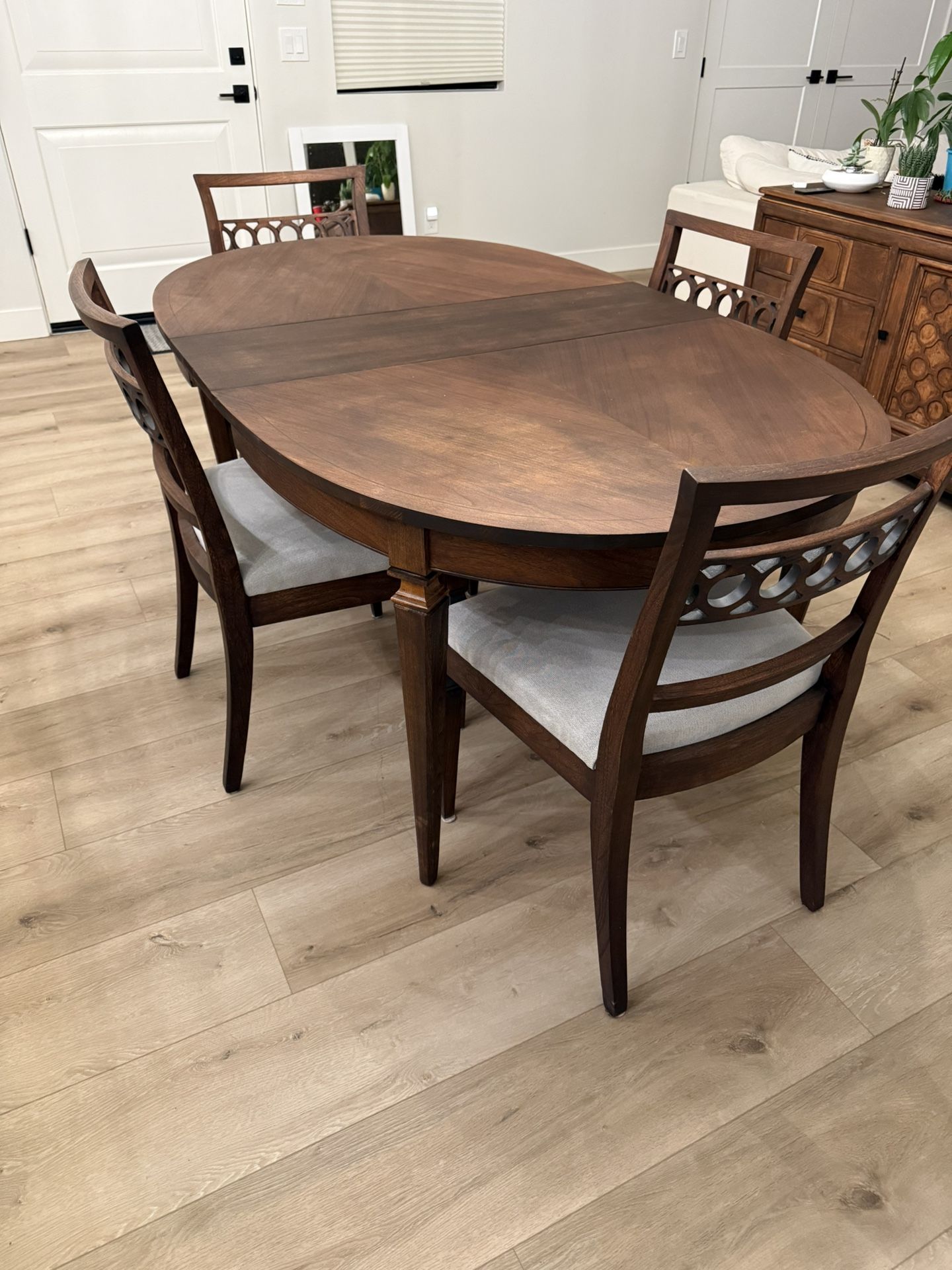 Dining Room table & chairs