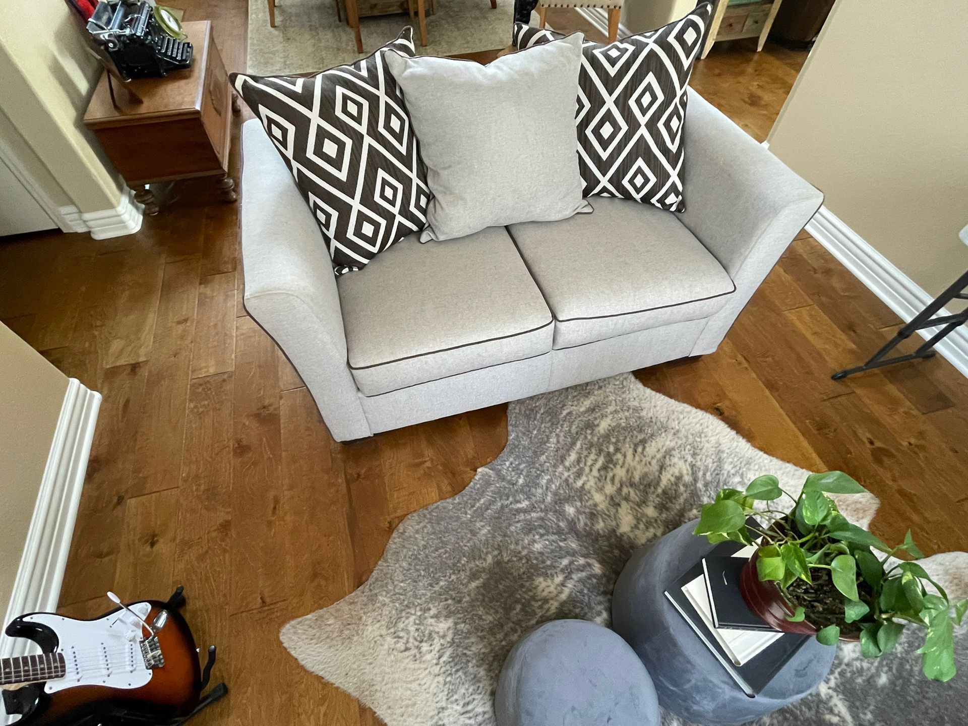 Jerome’s Furniture Sofa And Love Seat Combo for Sale in Murrieta, CA