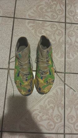 Puma future Neymar cleats size 9