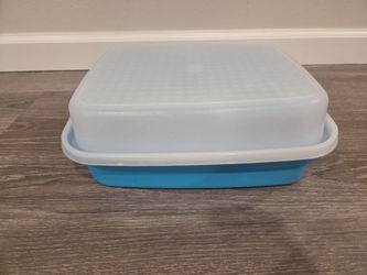 Tupperware Square Food Storage/marinade Container with Lid