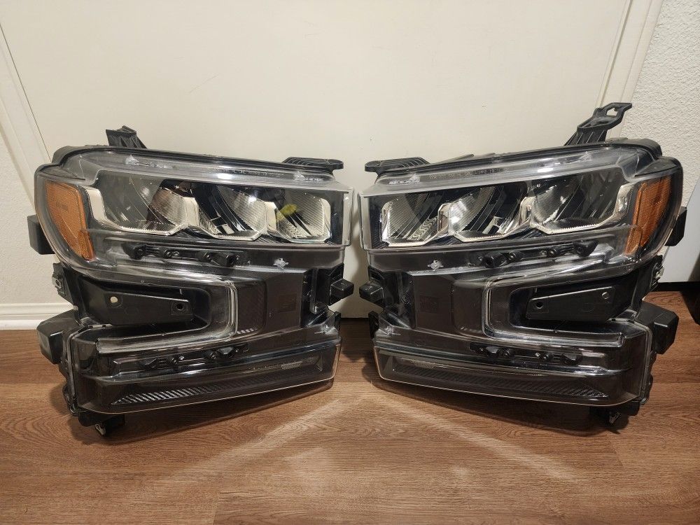 2019 + Chevrolet Silverado RH and LF Headlight.
