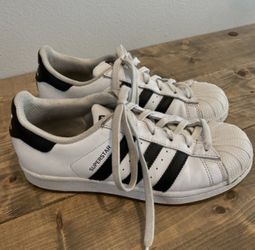 Adidas superstars