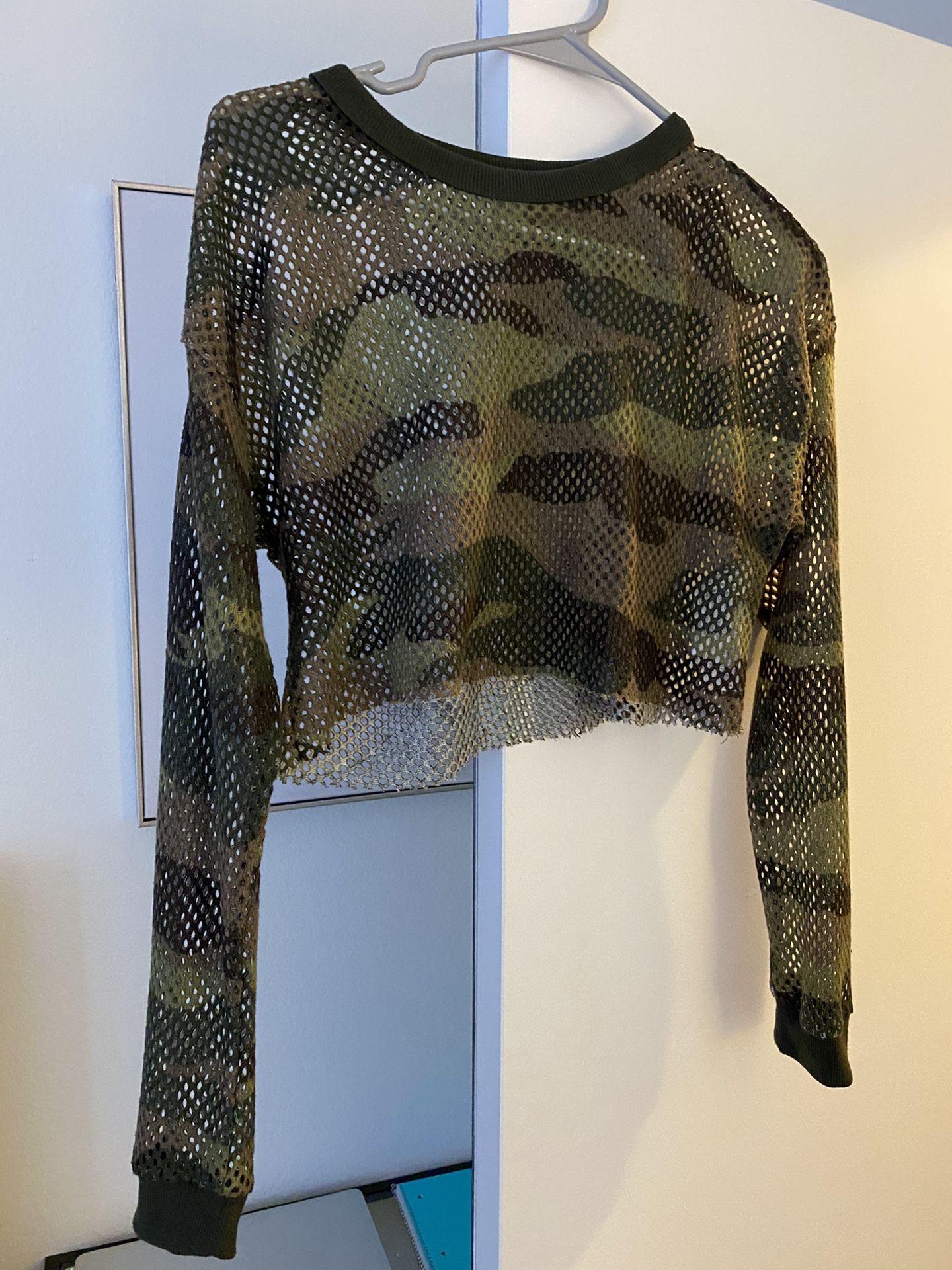 Forever 21 Camo Athletic Crop Top - XS