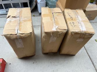 3 cajas de string knit gloves/ 3 cajas de guantes de tela azul 300 guantes por caja pido at $100 each box $100 cada caja tamaño large