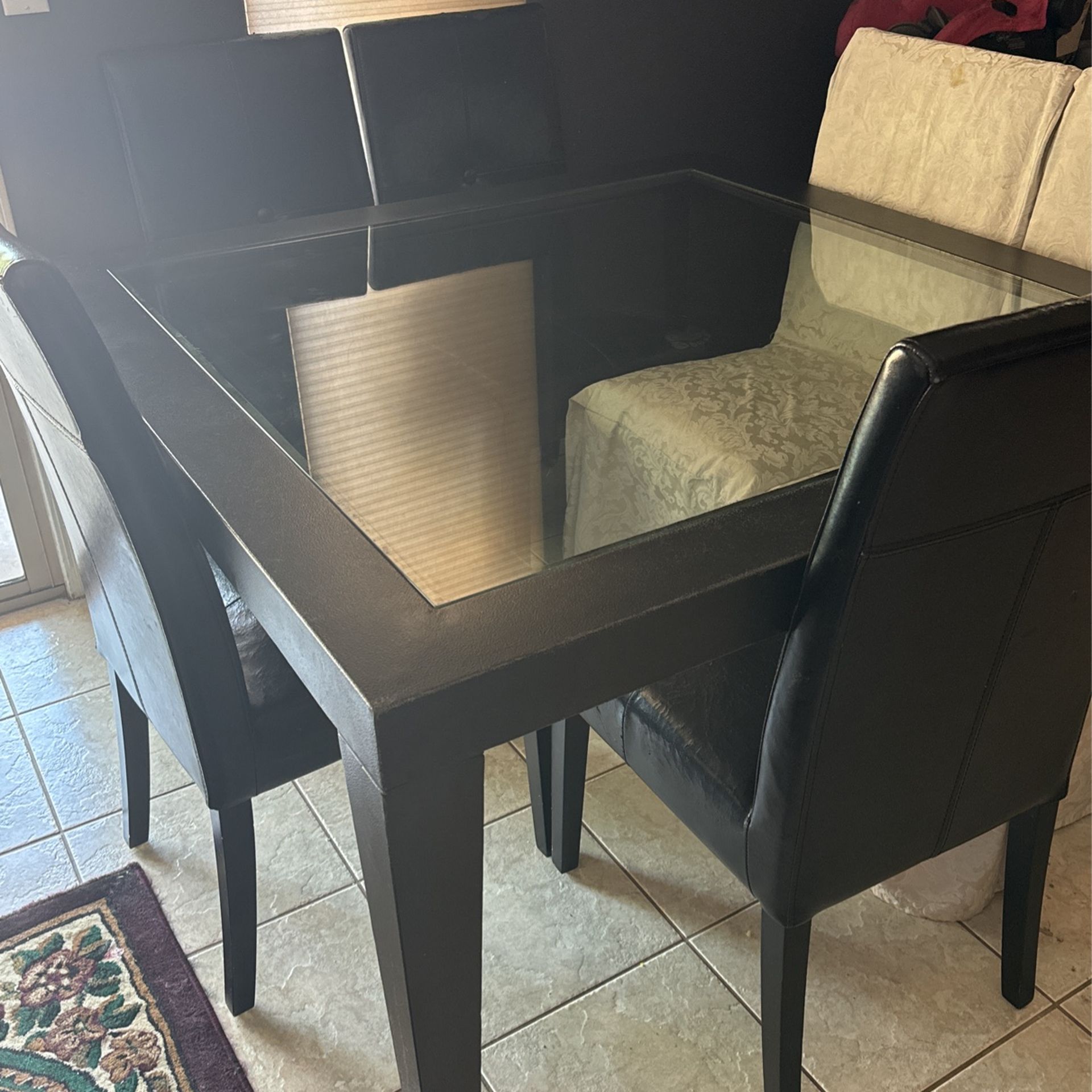 Table and2 chairs