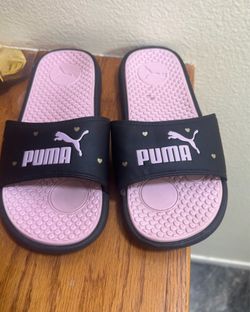 Puma slides size 8 women’s