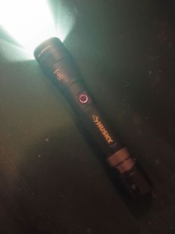 Husky rechargeable flashlight 3000 lumens dual power