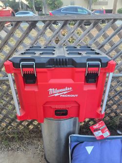 Milwaukee 22in packout