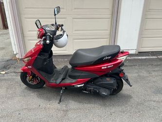 Amiga Super 200cc Gas Scooter