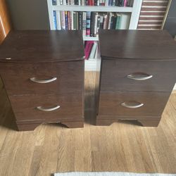 Set of 2 night stands