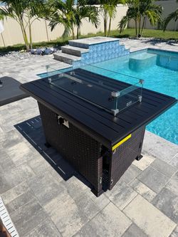 Gas Fire Pit Table with Cover NEW