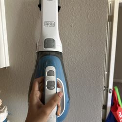 BLACK+DECKER dust-buste AdvancedClean Cordless Handheld Vacuum, Compact Home and Car Vacuum w charge