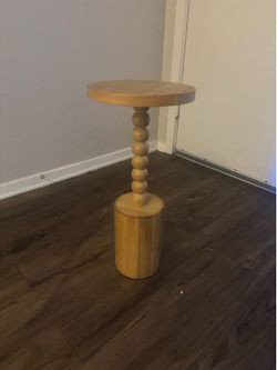 MODERN SIDE TABLE