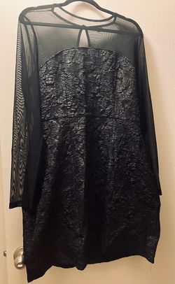 Women’s Black Size Large short flare dress