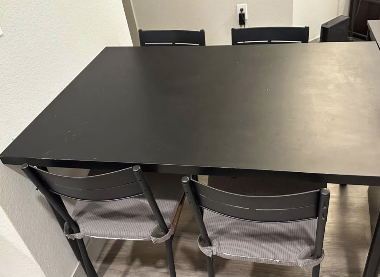 Big sale of kitchen table and 4 chairs